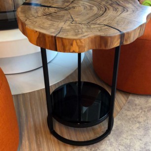 Кофейный столик из поперечного спила каштана